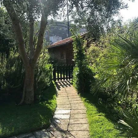 Lidia Bed and Breakfast 4*