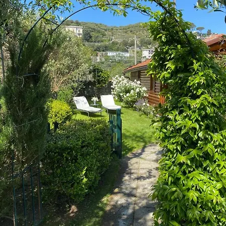 Lidia Bed and Breakfast 4*