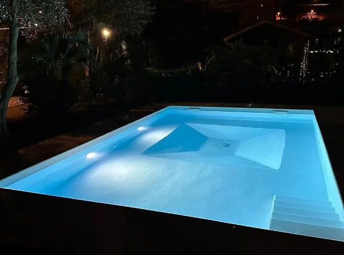 Lidia לינה וארוחת בוקר 4*